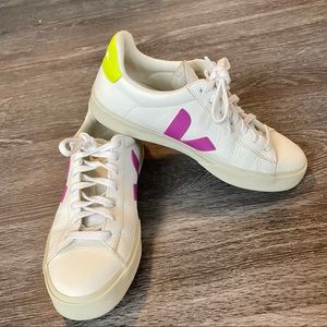 VEJA Campo Leather-Trim Low-Top Sneakers